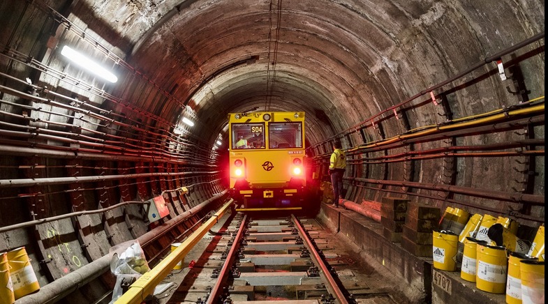 Metro C letos čekají tři výluky kvůli výměně pražců, první o Velikonocích