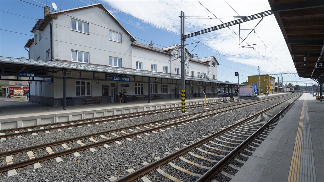 V Letohradě zmodernizovali nádraží, má podchod i dostatek parkovacích míst