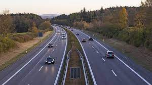 Sjezdy z dálnice D35 mezi Olomoucí a Mohelnicí opravují silničáři